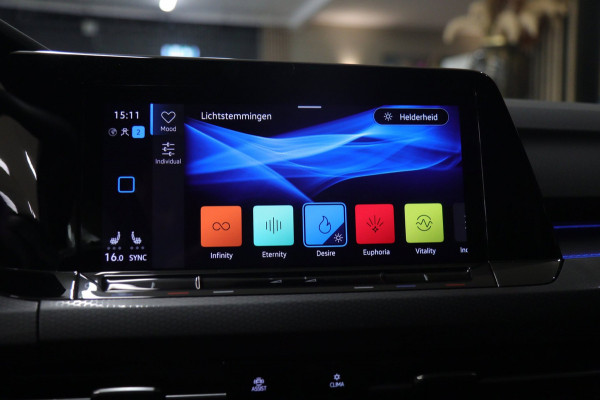 Volkswagen Golf 1.4 eHybrid GTE / HEADUP/PANO/IQLIGHT/CAM/CARPLAY/VOL