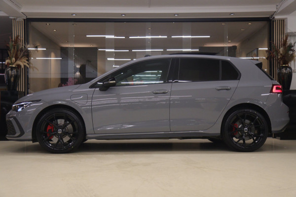 Volkswagen Golf 1.4 eHybrid GTE / HEADUP/PANO/IQLIGHT/CAM/CARPLAY/VOL