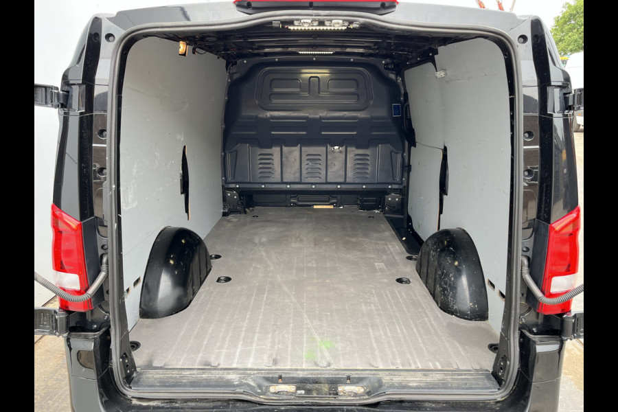 Mercedes-Benz Vito 119 1.9 CDI 190pk Automaat 190PK L2H1 Climate Control Adaptieve Cruise Control Trekhaak Navigatie Camera Stoelverwarming