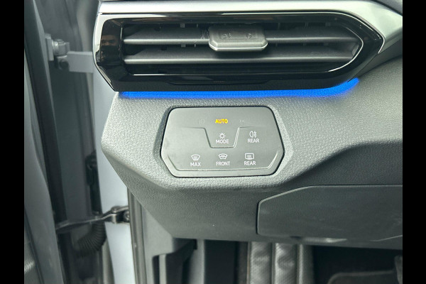Volkswagen ID.4 Life 77 kWh Style Pack Navigatie Apple Carplay/Android Auto Adaptive Cruise Control Parkeersensoren Stoel- en stuurverwarming Full Led Climate Control Lichtmetalen velgen
