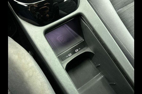 Volkswagen ID.4 Life 77 kWh Style Pack Navigatie Apple Carplay/Android Auto Adaptive Cruise Control Parkeersensoren Stoel- en stuurverwarming Full Led Climate Control Lichtmetalen velgen
