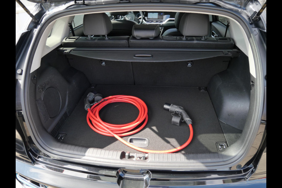 Kia e-Niro ExecutiveLine 64 kWh | Stoel Verkoeling | Schuif/Kantel dak | Elek. Stoelen |