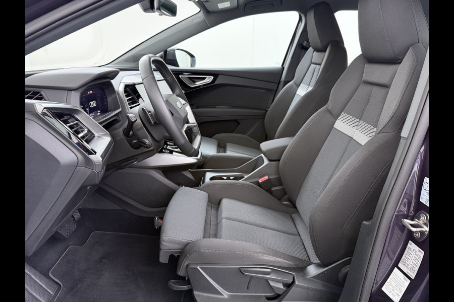 Audi Q4 e-tron 40 Launch Edition Advanced 82kWh Trekhaak Sportstoelen+Verwarmd Apple Carplay Android Auto Navi Ecc Pdc Elek.Achterklep Matrix Led Cruise Control Lmv 19" Isofix DAB 1.000KG Trekgewicht 1e Eigenaar Origineel Nederlandse Auto