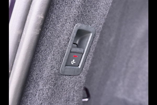 Audi Q4 e-tron 40 Launch Edition Advanced 82kWh Trekhaak Sportstoelen+Verwarmd Apple Carplay Android Auto Navi Ecc Pdc Elek.Achterklep Matrix Led Cruise Control Lmv 19" Isofix DAB 1.000KG Trekgewicht 1e Eigenaar Origineel Nederlandse Auto