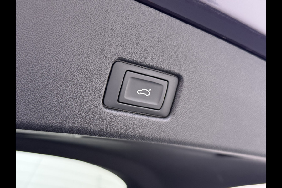 Audi Q4 e-tron 40 Launch Edition Advanced 82kWh Trekhaak Sportstoelen+Verwarmd Apple Carplay Android Auto Navi Ecc Pdc Elek.Achterklep Matrix Led Cruise Control Lmv 19" Isofix DAB 1.000KG Trekgewicht 1e Eigenaar Origineel Nederlandse Auto