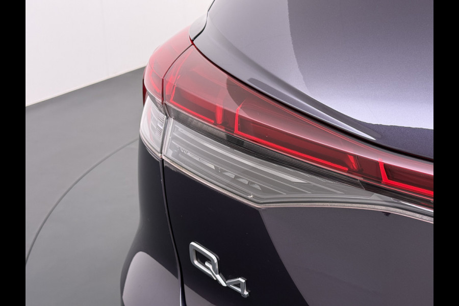 Audi Q4 e-tron 40 Launch Edition Advanced 82kWh Trekhaak Sportstoelen+Verwarmd Apple Carplay Android Auto Navi Ecc Pdc Elek.Achterklep Matrix Led Cruise Control Lmv 19" Isofix DAB 1.000KG Trekgewicht 1e Eigenaar Origineel Nederlandse Auto