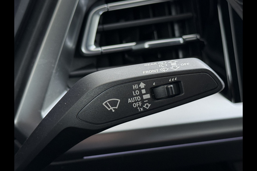 Audi Q4 e-tron 40 Launch Edition Advanced 82kWh Trekhaak Sportstoelen+Verwarmd Apple Carplay Android Auto Navi Ecc Pdc Elek.Achterklep Matrix Led Cruise Control Lmv 19" Isofix DAB 1.000KG Trekgewicht 1e Eigenaar Origineel Nederlandse Auto