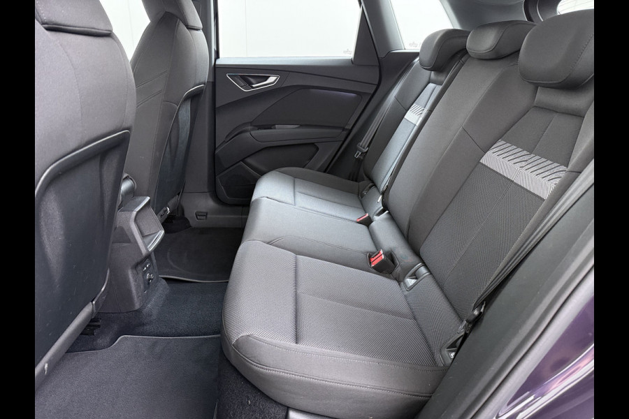 Audi Q4 e-tron 40 Launch Edition Advanced 82kWh Trekhaak Sportstoelen+Verwarmd Apple Carplay Android Auto Navi Ecc Pdc Elek.Achterklep Matrix Led Cruise Control Lmv 19" Isofix DAB 1.000KG Trekgewicht 1e Eigenaar Origineel Nederlandse Auto