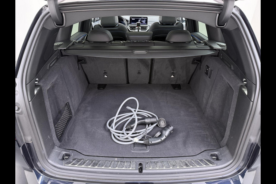 BMW iX3 High Executive 80 kWh M Sport | SOH 100% | Harman/Kardon | Panorama | Memory Seats | 360° Camera | Head-Up Display | Adaptive Cruise | Leder | Stoelverwarming | All-in incl. 12 mnd BOVAG |