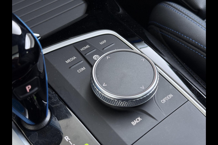 BMW iX3 High Executive 80 kWh M Sport | SOH 100% | Harman/Kardon | Panorama | Memory Seats | 360° Camera | Head-Up Display | Adaptive Cruise | Leder | Stoelverwarming | All-in incl. 12 mnd BOVAG |