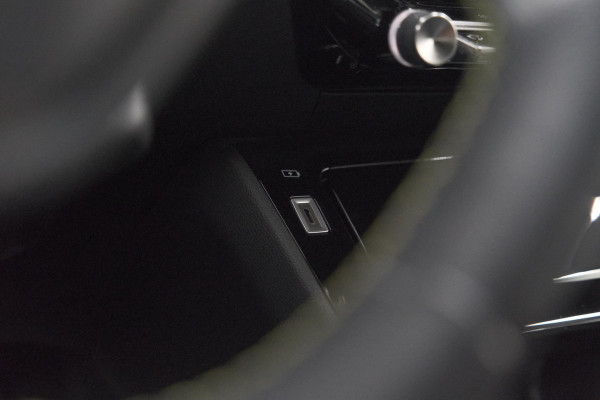 Peugeot 2008 PureTech 130 GT Pack | Leer-Pakket | Dodehoekdetectie | Camera | Navigatie