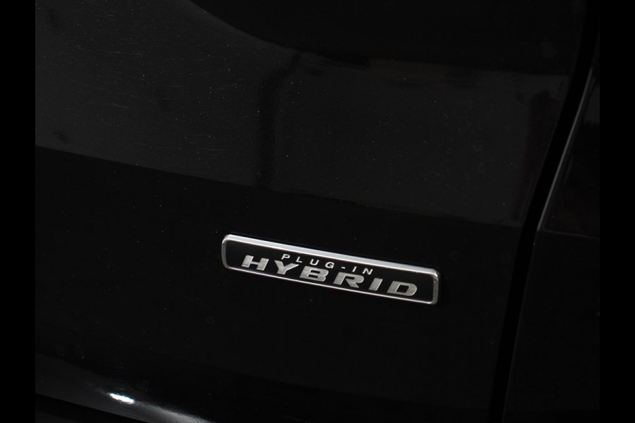 Ford Kuga 2.5 PHEV ST-Line X AUtomaat B&O Climate Control Navigatie Camera Elektrische Achterklep Verwarmbare voorstoelen Parkeersensoren voor & achter Verwarmbare voorruit Lichtmetalen velgen Trekhaak