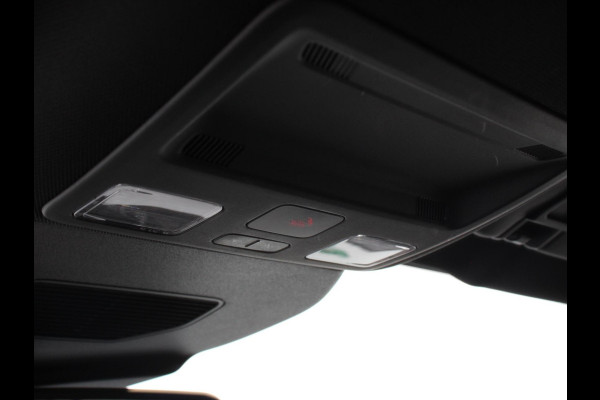 Ford Kuga 2.5 PHEV ST-Line X AUtomaat B&O Climate Control Navigatie Camera Elektrische Achterklep Verwarmbare voorstoelen Parkeersensoren voor & achter Verwarmbare voorruit Lichtmetalen velgen Trekhaak