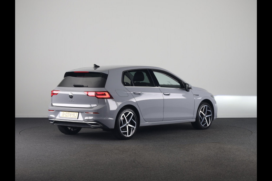 Volkswagen Golf 1.5 eTSI Style 150PK | Automaat (DSG) | Navigatie | Parkeersensoren | Led