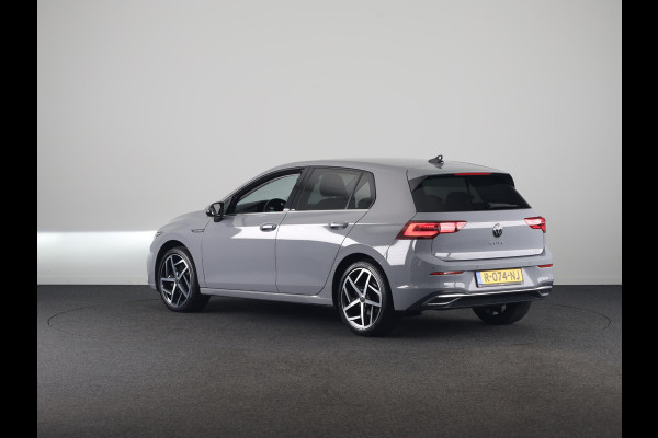 Volkswagen Golf 1.5 eTSI Style 150PK | Automaat (DSG) | Navigatie | Parkeersensoren | Led