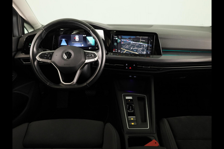 Volkswagen Golf 1.5 eTSI Style 150PK | Automaat (DSG) | Navigatie | Parkeersensoren | Led