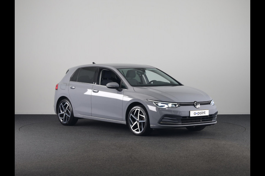 Volkswagen Golf 1.5 eTSI Style 150PK | Automaat (DSG) | Navigatie | Parkeersensoren | Led