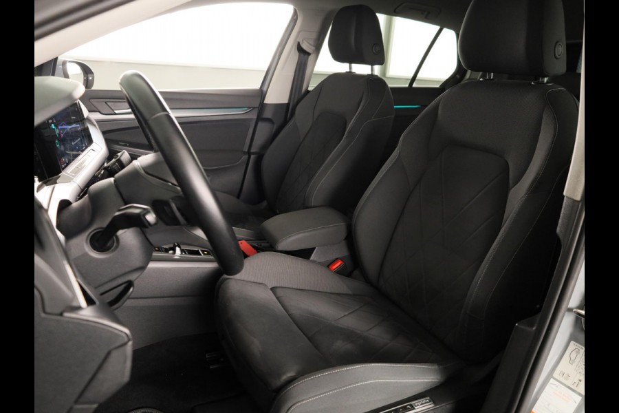 Volkswagen Golf 1.5 eTSI Style 150PK | Automaat (DSG) | Navigatie | Parkeersensoren | Led