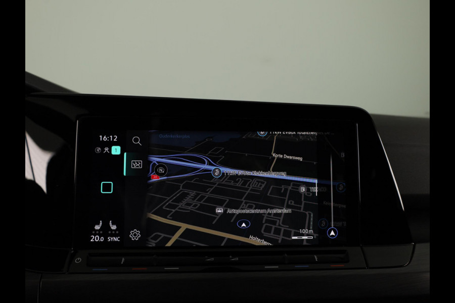 Volkswagen Golf 1.5 eTSI Style 150PK | Automaat (DSG) | Navigatie | Parkeersensoren | Led