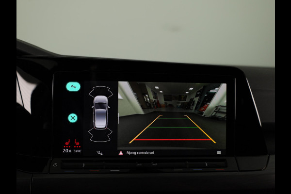 Volkswagen Golf 1.5 eTSI Style 150PK | Automaat (DSG) | Navigatie | Parkeersensoren | Led