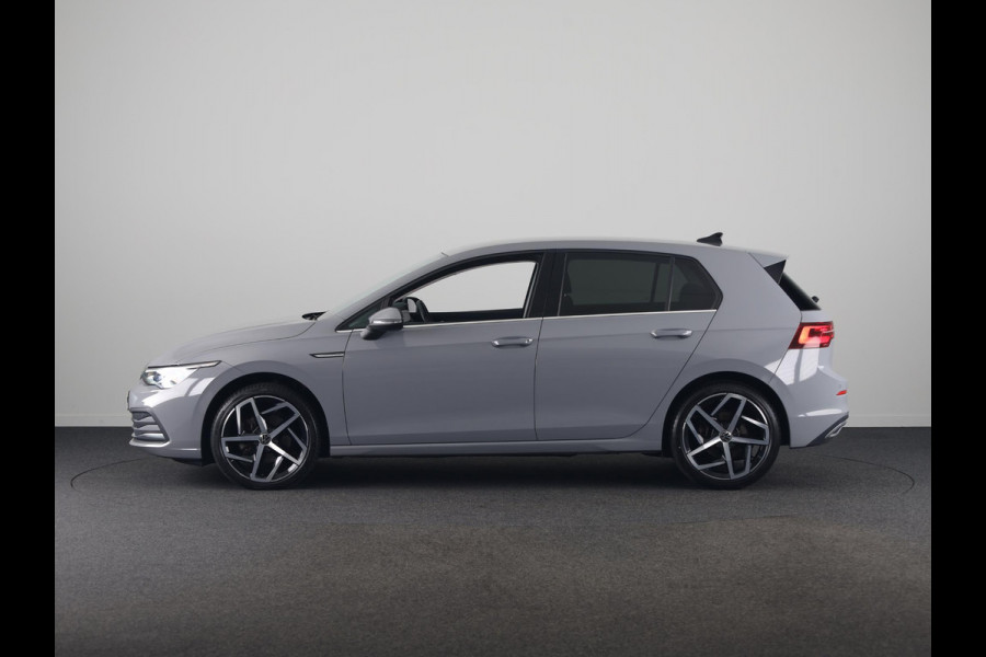 Volkswagen Golf 1.5 eTSI Style 150PK | Automaat (DSG) | Navigatie | Parkeersensoren | Led