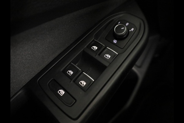 Volkswagen Golf 1.5 eTSI Style 150PK | Automaat (DSG) | Navigatie | Parkeersensoren | Led
