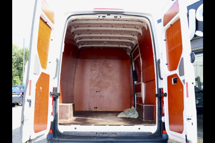 Volkswagen Crafter 35 2.0 TDI L3H3 3000KG TREKHAAK