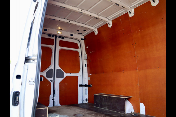 Volkswagen Crafter 35 2.0 TDI L3H3 3000KG TREKHAAK