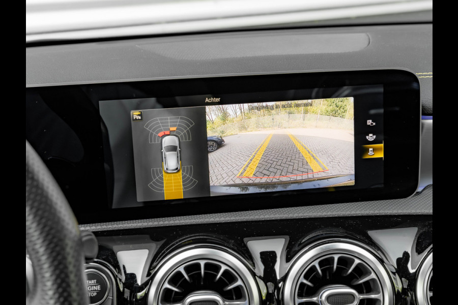 Mercedes-Benz A-Klasse AMG 45 S 4MATIC+ - Pano - Schaalstoelen - Milltek Uitlaat - Distronic