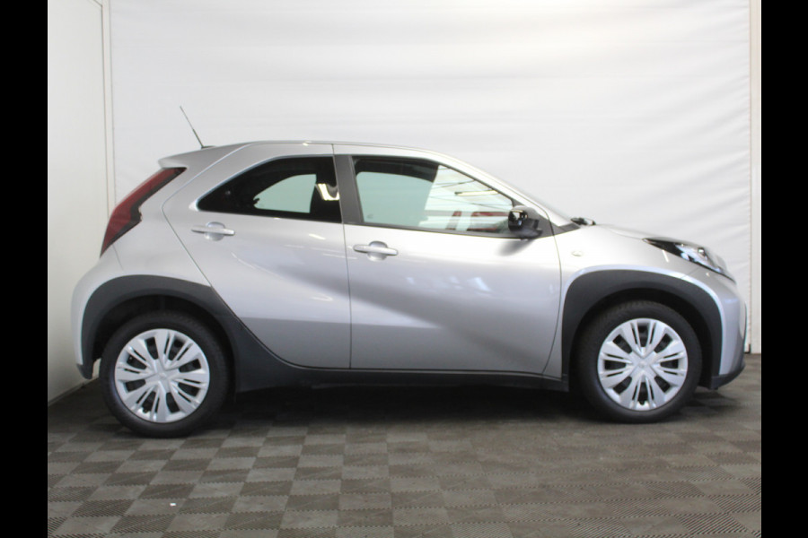 Toyota Aygo X 1.0 VVT-i MT Play AIRCO | CARPLAY | CAMERA | LED | DAB | ADAPCRUISE | BLUETOOTH