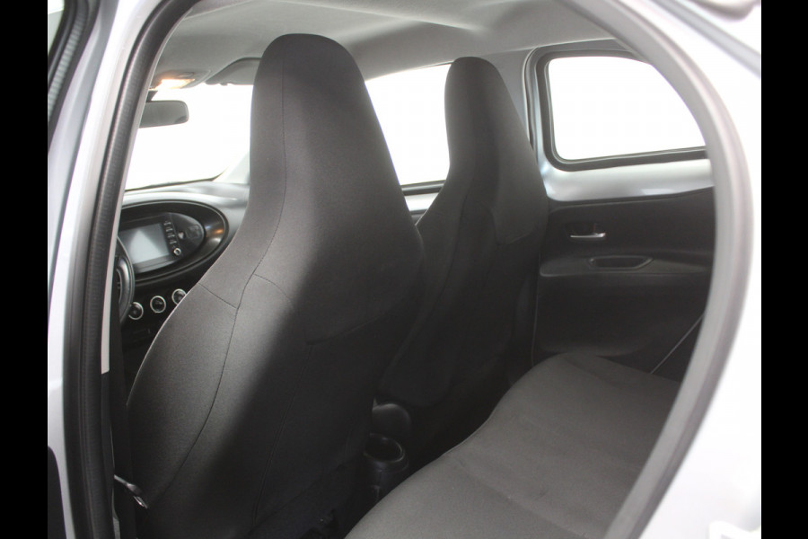 Toyota Aygo X 1.0 VVT-i MT Play AIRCO | CARPLAY | CAMERA | LED | DAB | ADAPCRUISE | BLUETOOTH