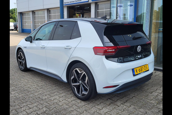 Volkswagen ID.3 First Plus 58 kWh SOH 92,2% | Adaptive cruise control | IQ-light | 2de eigenaar | PDC v+a | 19'' velgen | Dealeronderhouden!