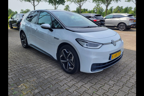 Volkswagen ID.3 First Plus 58 kWh SOH 92,2% | Adaptive cruise control | IQ-light | 2de eigenaar | PDC v+a | 19'' velgen | Dealeronderhouden!
