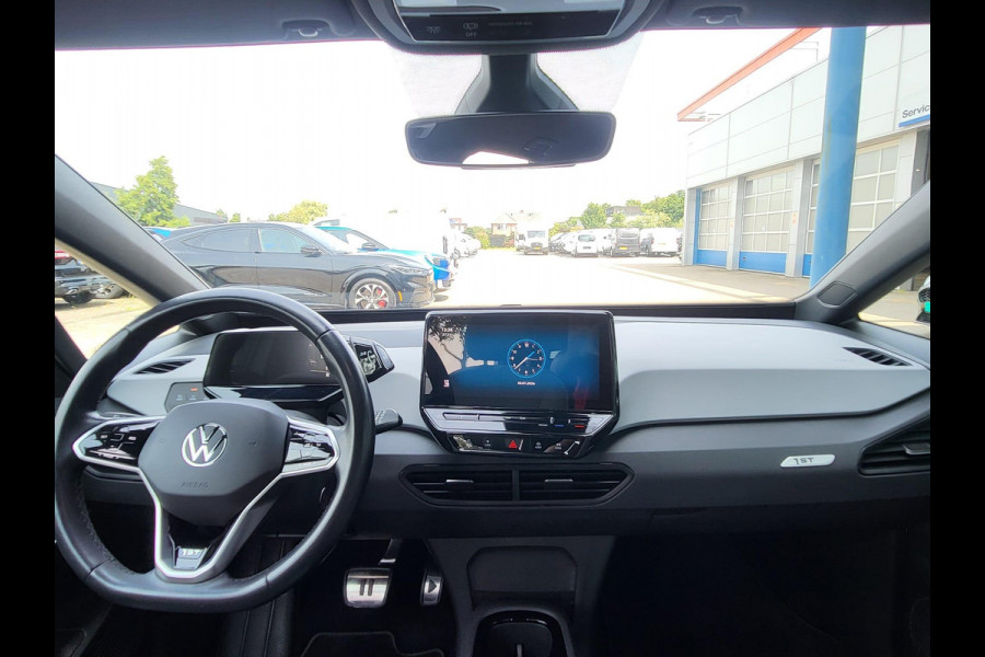 Volkswagen ID.3 First Plus 58 kWh SOH 92,2% | Adaptive cruise control | IQ-light | 2de eigenaar | PDC v+a | 19'' velgen | Dealeronderhouden!