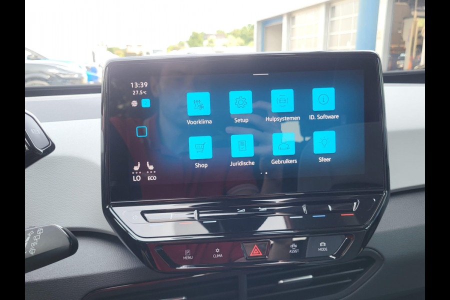 Volkswagen ID.3 First Plus 58 kWh SOH 92,2% | Adaptive cruise control | IQ-light | 2de eigenaar | PDC v+a | 19'' velgen | Dealeronderhouden!
