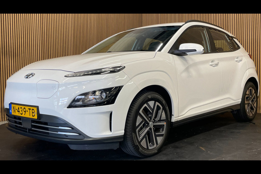 Hyundai Kona EV 64 kWh|FACELIFT MODEL|100% SOH|3-FASE|DIGITAL COCKPIT|CAMERA|CARPLAY|KRELL AUDIO|NAP|NL-AUTO|1e EIGENAAR|INCL.BTW|