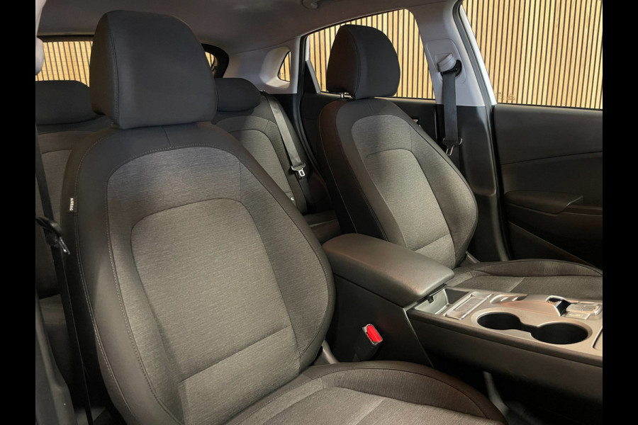 Hyundai Kona EV 64 kWh|FACELIFT MODEL|100% SOH|3-FASE|DIGITAL COCKPIT|CAMERA|CARPLAY|KRELL AUDIO|NAP|NL-AUTO|1e EIGENAAR|INCL.BTW|