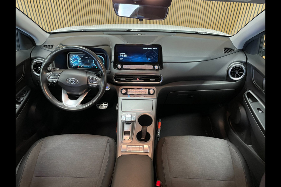 Hyundai Kona EV 64 kWh|FACELIFT MODEL|100% SOH|3-FASE|DIGITAL COCKPIT|CAMERA|CARPLAY|KRELL AUDIO|NAP|NL-AUTO|1e EIGENAAR|INCL.BTW|