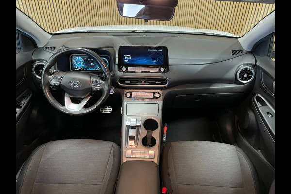 Hyundai Kona EV 64 kWh|FACELIFT MODEL|100% SOH|3-FASE|DIGITAL COCKPIT|CAMERA|CARPLAY|KRELL AUDIO|NAP|NL-AUTO|1e EIGENAAR|INCL.BTW|
