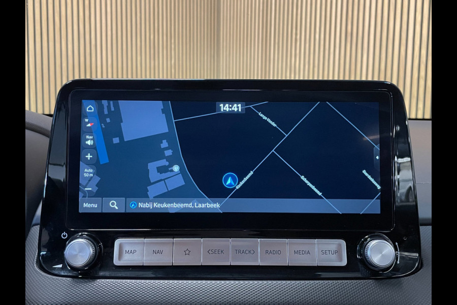 Hyundai Kona EV 64 kWh|FACELIFT MODEL|100% SOH|3-FASE|DIGITAL COCKPIT|CAMERA|CARPLAY|KRELL AUDIO|NAP|NL-AUTO|1e EIGENAAR|INCL.BTW|