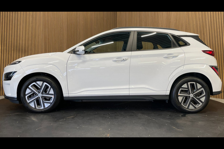Hyundai Kona EV 64 kWh|FACELIFT MODEL|100% SOH|3-FASE|DIGITAL COCKPIT|CAMERA|CARPLAY|KRELL AUDIO|NAP|NL-AUTO|1e EIGENAAR|INCL.BTW|