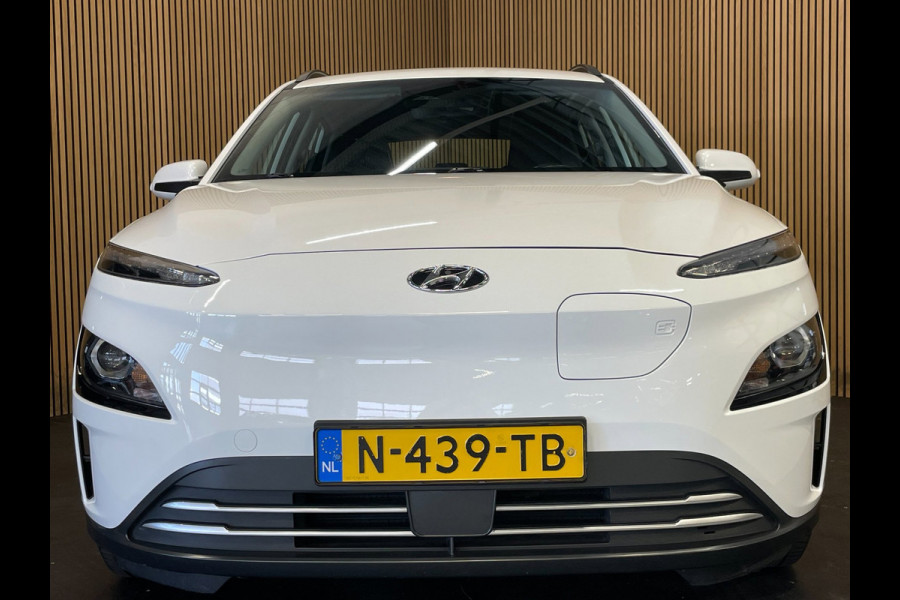 Hyundai Kona EV 64 kWh|FACELIFT MODEL|100% SOH|3-FASE|DIGITAL COCKPIT|CAMERA|CARPLAY|KRELL AUDIO|NAP|NL-AUTO|1e EIGENAAR|INCL.BTW|