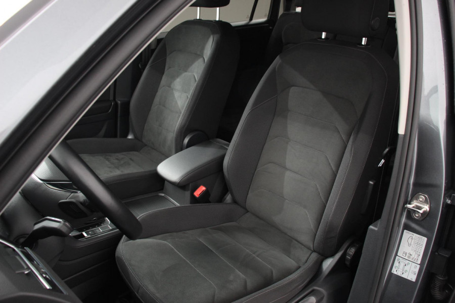 Volkswagen Tiguan Allspace 1.5 TSI 150pk DSG HighLine 7p. Navigatie Climate Control Lichtmetalen velgen Electrische Achterklep DAB Led Stoelverwarming