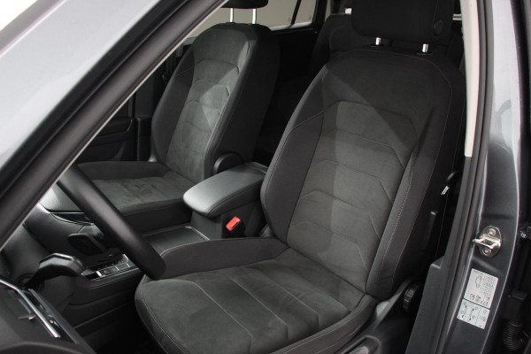 Volkswagen Tiguan Allspace 1.5 TSI 150pk DSG HighLine 7p. Navigatie Climate Control Lichtmetalen velgen Electrische Achterklep DAB Led Stoelverwarming