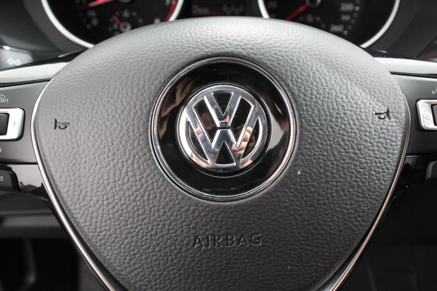 Volkswagen Tiguan Allspace 1.5 TSI 150pk DSG HighLine 7p. Navigatie Climate Control Lichtmetalen velgen Electrische Achterklep DAB Led Stoelverwarming