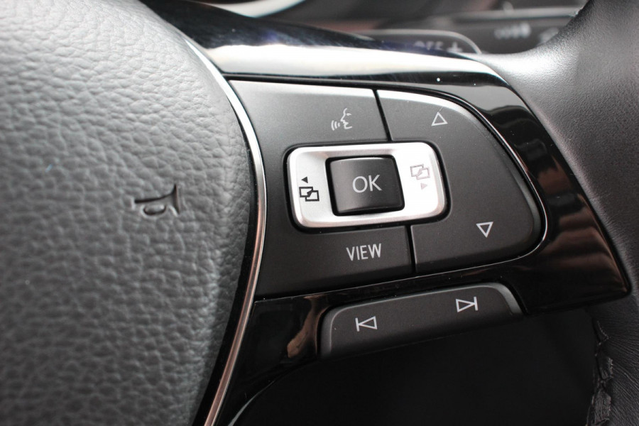 Volkswagen Tiguan Allspace 1.5 TSI 150pk DSG HighLine 7p. Navigatie Climate Control Lichtmetalen velgen Electrische Achterklep DAB Led Stoelverwarming
