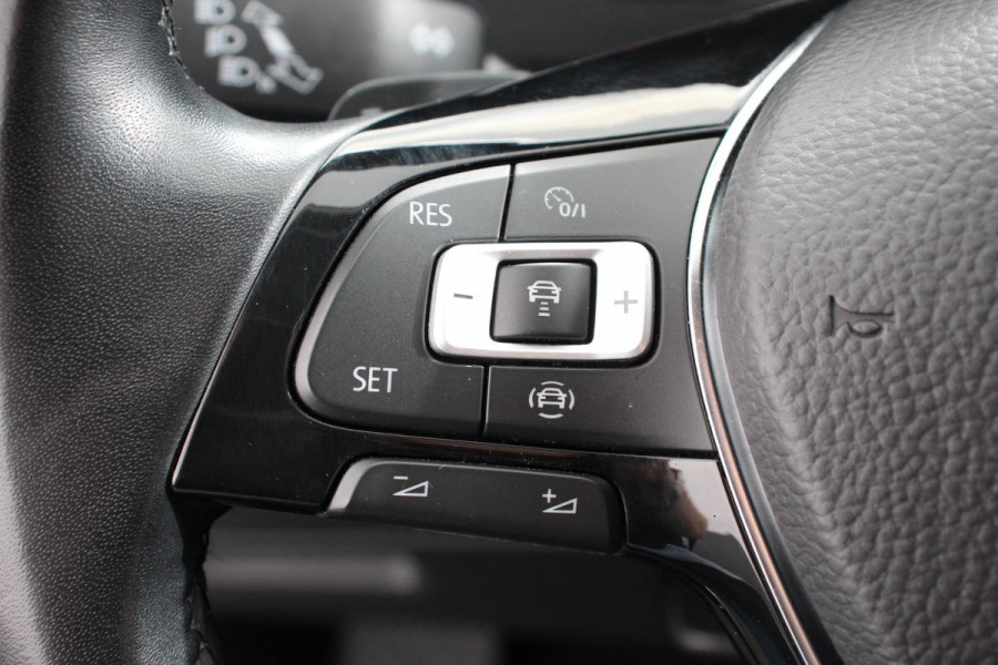 Volkswagen Tiguan Allspace 1.5 TSI 150pk DSG HighLine 7p. Navigatie Climate Control Lichtmetalen velgen Electrische Achterklep DAB Led Stoelverwarming