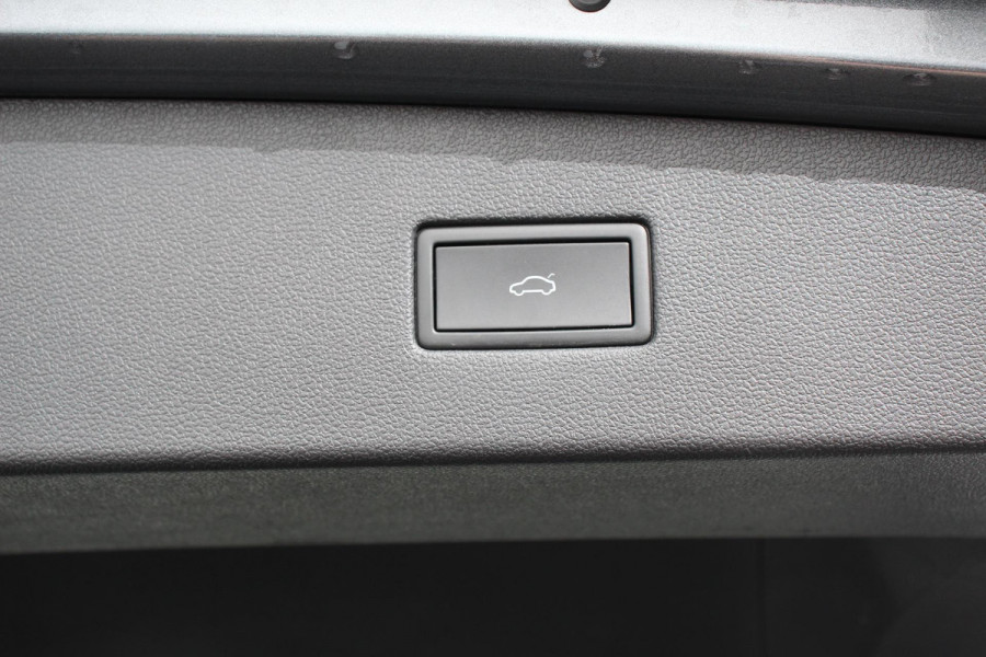 Volkswagen Tiguan Allspace 1.5 TSI 150pk DSG HighLine 7p. Navigatie Climate Control Lichtmetalen velgen Electrische Achterklep DAB Led Stoelverwarming