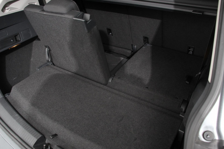 Volkswagen Tiguan Allspace 1.5 TSI 150pk DSG HighLine 7p. Navigatie Climate Control Lichtmetalen velgen Electrische Achterklep DAB Led Stoelverwarming