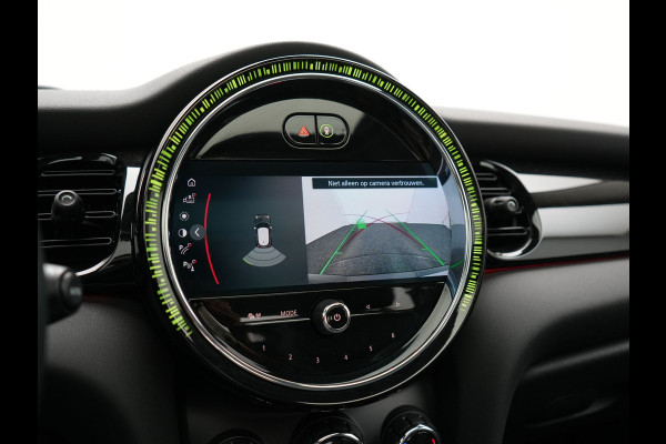 MINI Electric MINI Yours 32,6 kWh 184pk Dealer O.H. | Panodak | Head Up | Camera | Lederen Sportstoelen Verwarmd | Apple Carplay | Cruise Control | Navigatie | DAB |